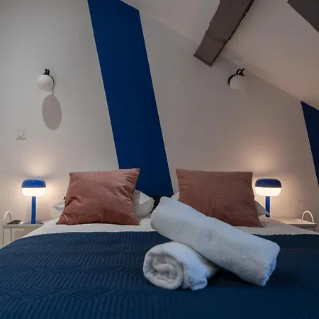 Les Stins - Climatises - Centre Apartament *