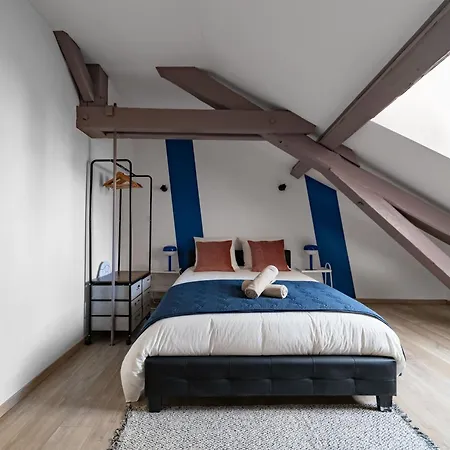 Les Stins - Climatises - Centre Apartament *