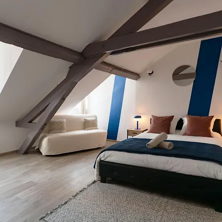 Les Stins - Climatises - Centre Apartament *